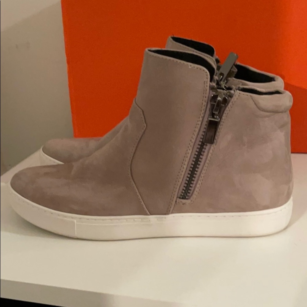 Kenneth Cole zip up booties - Picture 2 of 5